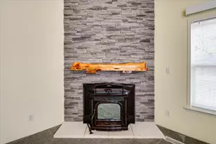 533 NE Shoshone Dr, Redmond, OR 97756 - Photo 8