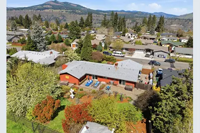 2019 Montello Avenue, Hood River, OR 97031 - Photo 22