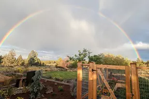 61280 Mountain Breezes Ct, Bend, OR 97702 - Photo 46