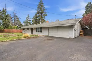 758 NE Quimby Ave, Bend, OR 97701 - Photo 46