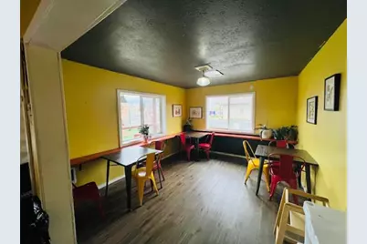 122 SW 5th Street, Redmond, OR 97756 - Photo 4