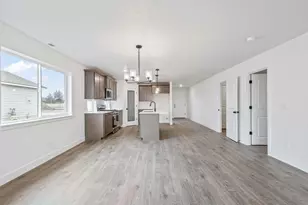 429 NW Monte Vis Ave, Madras, OR 97741 - Photo 12