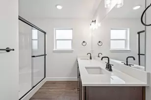 429 NW Monte Vis Ave, Madras, OR 97741 - Photo 16