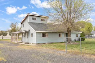 2010 NE Laughlin Rd, Prineville, OR 97754 - Photo 2