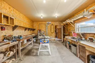 2010 NE Laughlin Rd, Prineville, OR 97754 - Photo 32