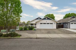 1348 George Tweed Blvd, Grants Pass, OR 97527 - Photo 2