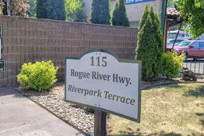 115 Rogue River #308 Highway, Grants Pass, OR 97527 - Photo 4