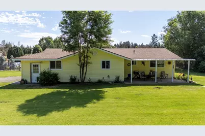 3992 NW Xavier Avenue, Redmond, OR 97756 - Photo 2