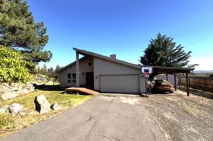 6614 Cottage Ave, Klamath Falls, OR 97603 - Photo 2