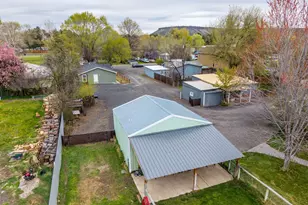 715 S Main St, Prineville, OR 97754 - Photo 6