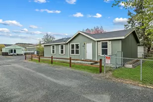 715 S Main St, Prineville, OR 97754 - Photo 2