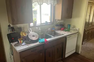 1325 Orchard Home Dr, Medford, OR 97501 - Photo 10