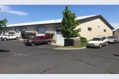 840 SE Woodland Boulevard #140, Bend, OR 97702 - Photo 1