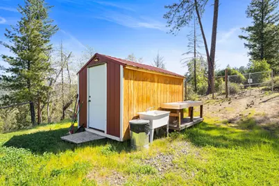 17939 E Evans Creek Road, Rogue River, OR 97537 - Photo 36