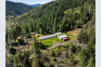 17939 E Evans Creek Road, Rogue River, OR 97537 - Photo 16