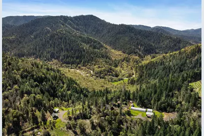 17939 E Evans Creek Road, Rogue River, OR 97537 - Photo 14