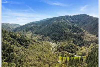 17939 E Evans Creek Road, Rogue River, OR 97537 - Photo 10