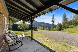 17939 E Evans Creek Rd, Rogue River, OR 97537 - Photo 4