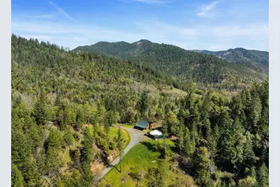 17939 E Evans Creek Road, Rogue River, OR 97537 - Photo 2