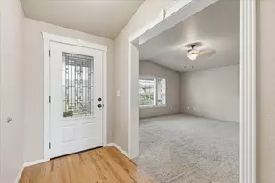 1706 Dragon Tail Pl, Medford, OR 97504 - Photo 2