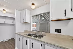 8401 Old Stage Rd, Central Point, OR 97502 - Photo 8