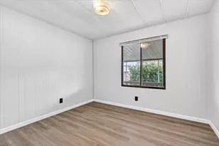8401 Old Stage Rd, Central Point, OR 97502 - Photo 12