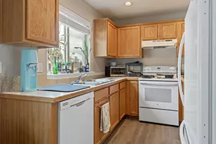 [Address not provided], Bend, OR 97701 - Photo 6