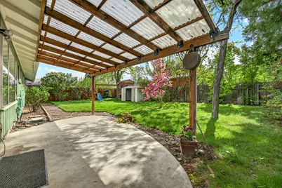 146 Sharon Drive, Phoenix, OR 97535 - Photo 6