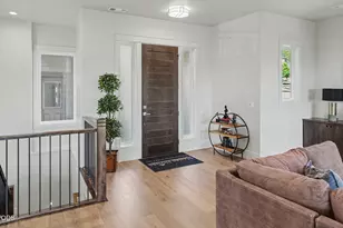 5611 Autumn Park Dr, Medford, OR 97504 - Photo 12