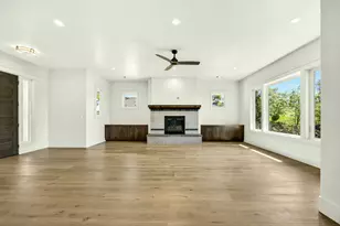 5611 Autumn Park Dr, Medford, OR 97504 - Photo 14