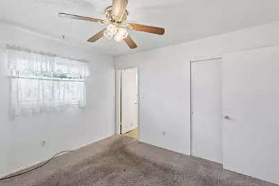 207 Holiday Lane, Central Point, OR 97502 - Photo 12