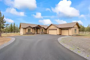 1784 Southeast Texas Circle, Prineville, OR 97754 - Photo 2