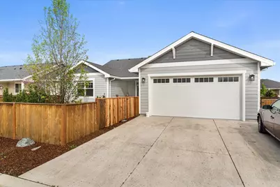 409 Castle Rock Drive, Central Point, OR 97502 - Photo 32
