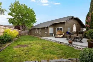 1443 Matthews Pl, Medford, OR 97504 - Photo 22