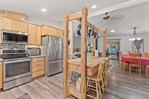 2532 Holcomb Springs Rd, Gold Hill, OR 97525 - Photo 12