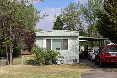 2695 Avenue A, White City, OR 97503 - Photo 2