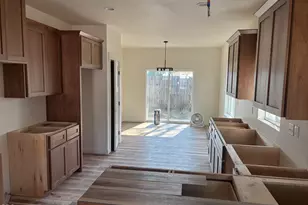 728 Dahl Pl, Medford, OR 97501 - Photo 2