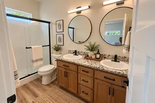 728 Dahl Pl, Medford, OR 97501 - Photo 12