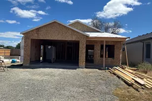 728 Dahl Pl, Medford, OR 97501 - Photo 2
