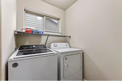 20252 Badger Road, Bend, OR 97702 - Photo 16