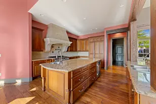 5637 Saddle Ridge Dr, Medford, OR 97504 - Photo 12