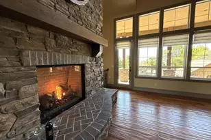 5637 Saddle Ridge Dr, Medford, OR 97504 - Photo 6