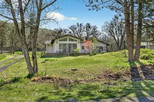 5700 Hwy 238, Jacksonville, OR 97530 - Photo 22