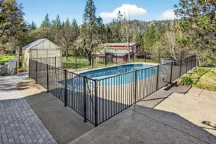 5700 Hwy 238, Jacksonville, OR 97530 - Photo 26