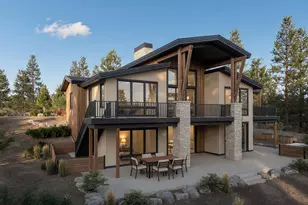 61859 Hosmer Lake Dr, Bend, OR 97702 - Photo 2