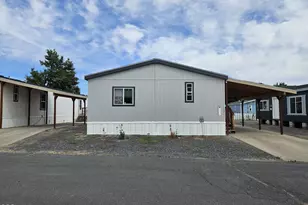 4647 Winter Ave, Klamath Falls, OR 97603 - Photo 2