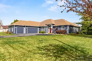 1713 Harmony Ln, Klamath Falls, OR 97601 - Photo 2