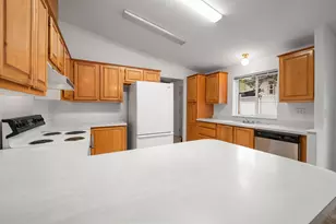 1015 SE Valleywood Pl, Bend, OR 97702 - Photo 40