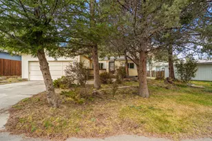 1015 SE Valleywood Pl, Bend, OR 97702 - Photo 36