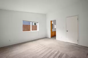 1015 SE Valleywood Pl, Bend, OR 97702 - Photo 10